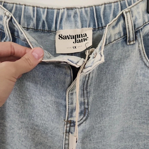 Savanna Jane rhinestone distressed shorts 1x - Picture 3 of 5